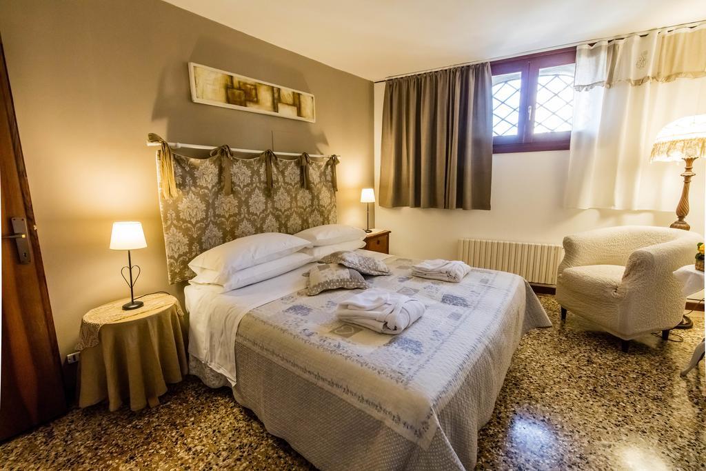 Venice And Venice Apartments - Private Rooms In Shared Apartment Exterior foto