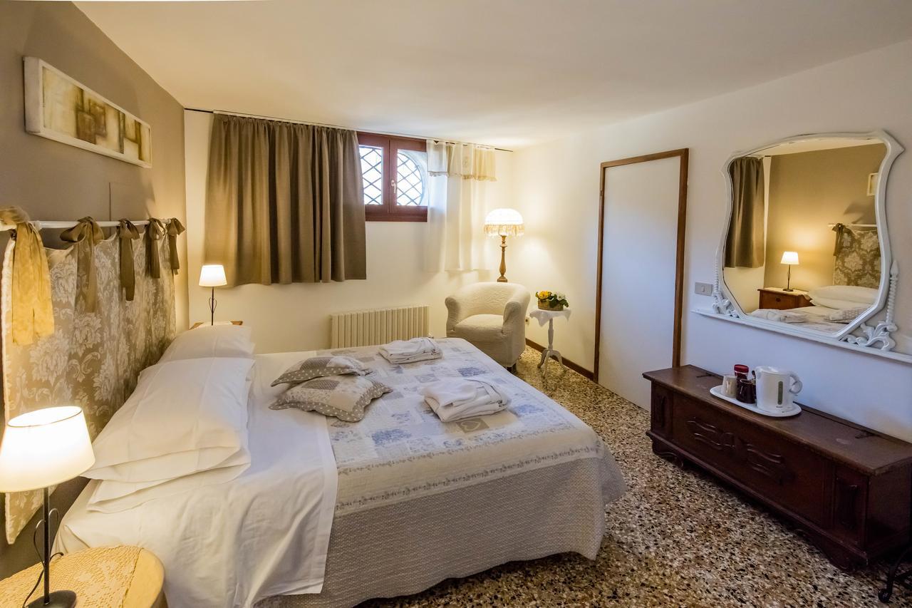 Venice And Venice Apartments - Private Rooms In Shared Apartment Exterior foto